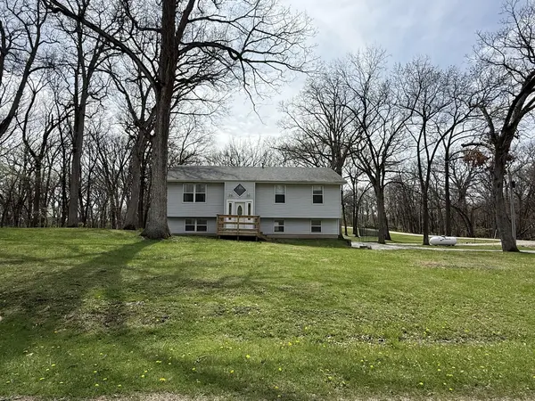 2 Acapulco DR, Putnam, IL 61560