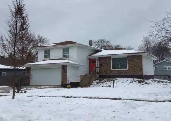520 Morgan LN, Hoffman Estates, IL 60169