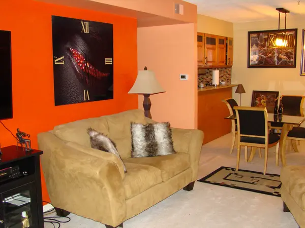 830 Elder RD #B202, Homewood, IL 60430
