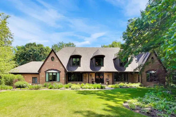 25291 N Saint Marys RD, Libertyville, IL 60048