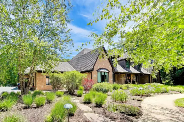 25291 N Saint Marys RD, Libertyville, IL 60048