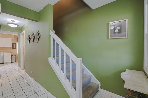 3 Chestnut TER, Buffalo Grove, IL 60089