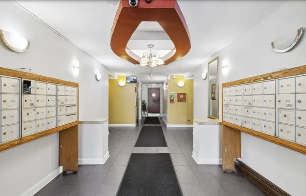 7854 S South Shore DR #405, Chicago, IL 60649
