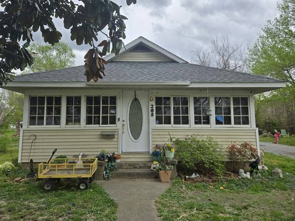 208 W Bryan ST, Herrin, IL 62948