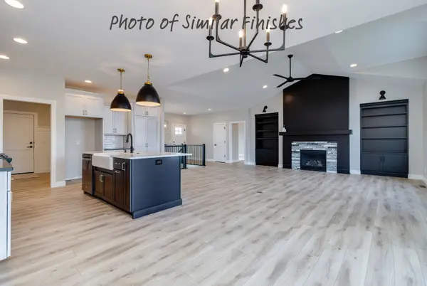 300 N 15th ST, Leclaire, IA 52753