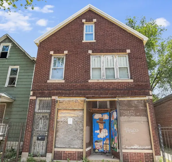 8209 S South Shore DR, Chicago, IL 60617