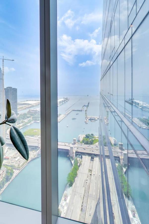 363 E Wacker DR #5105, Chicago, IL 60601