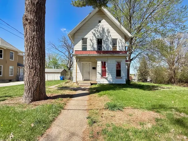 1155 12th AVE, Moline, IL 61265