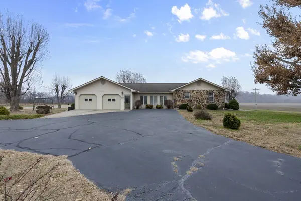 24250 Hanging Rock RD, Mcclure, IL 62957