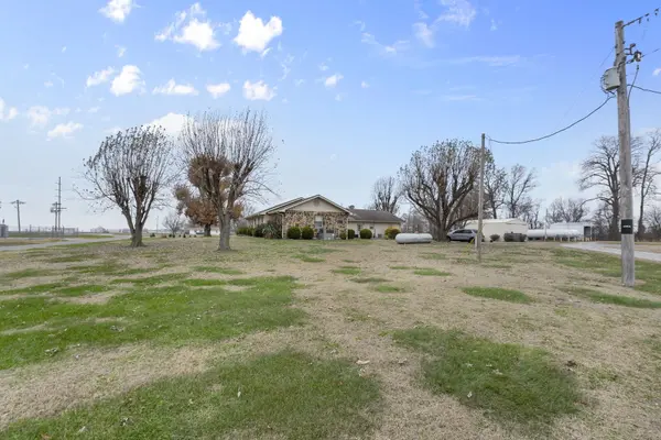 24250 Hanging Rock RD, Mcclure, IL 62957