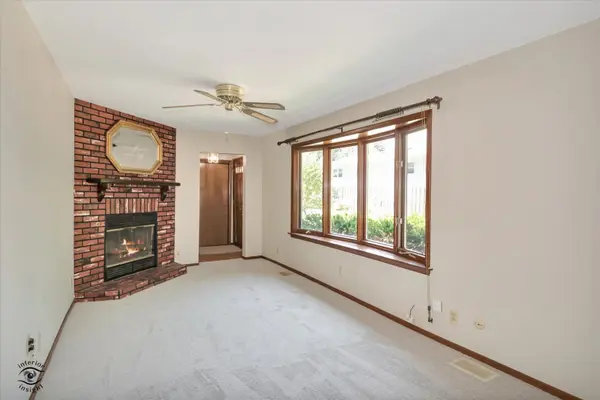 324 W Harrison RD, Lombard, IL 60148