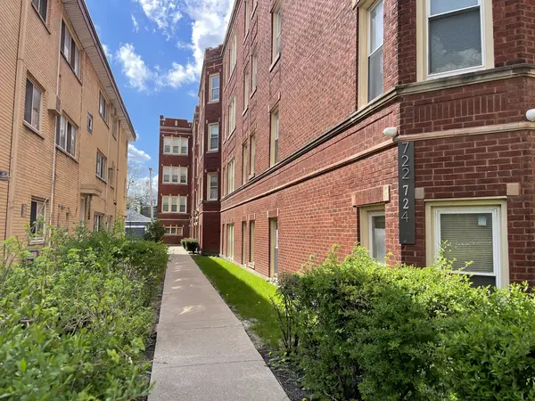 722 N AUSTIN BLVD #3W, Oak Park, IL 60302