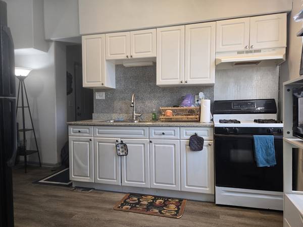 7204 S Rhodes AVE, Chicago, IL 60619