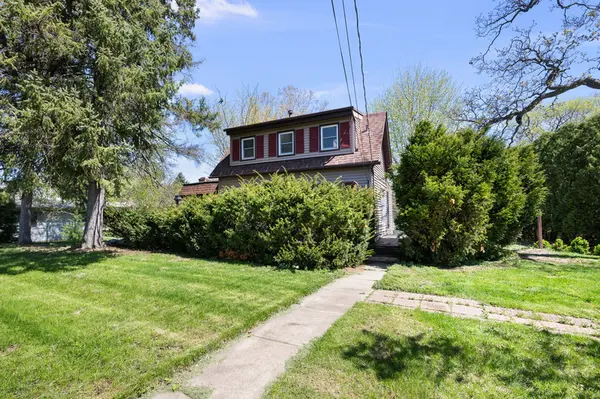 2416 7th ST, Moline, IL 61265