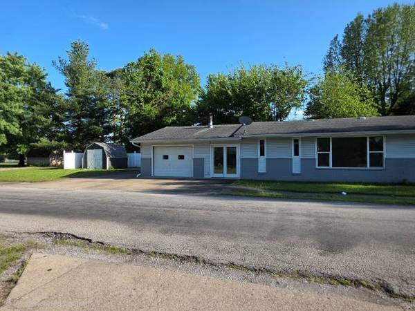 1820 N 14th ST, Herrin, IL 62948
