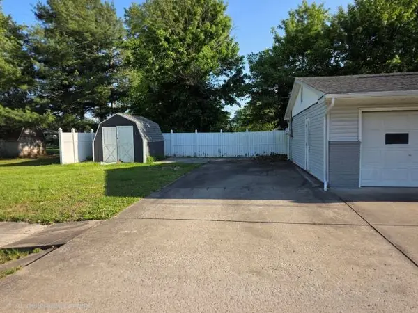 1820 N 14th ST, Herrin, IL 62948
