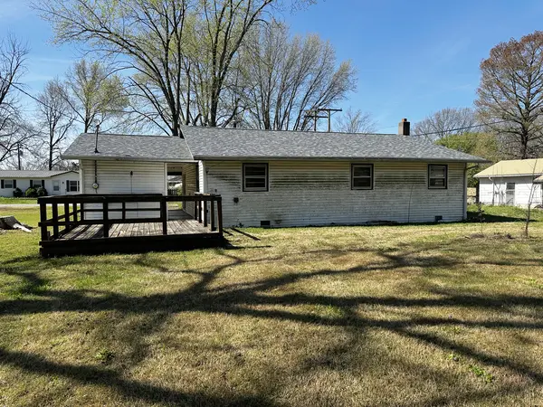 402 E Logan ST, Desoto, IL 62924