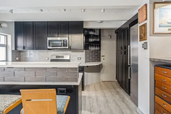 1864 Sherman AVE #5NW, Evanston, IL 60201