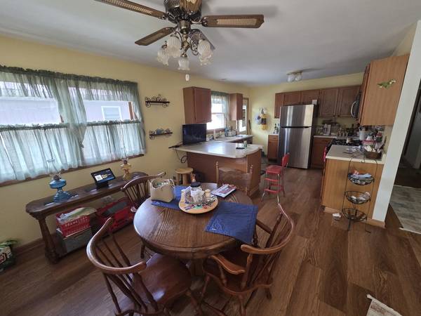 15 Ridgeland AVE, Fox Lake, IL 60020