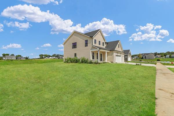 1113 Willowgrove LN, Mahomet, IL 61853