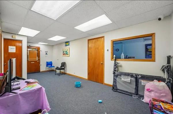 6114 W North AVE, Chicago, IL 60639