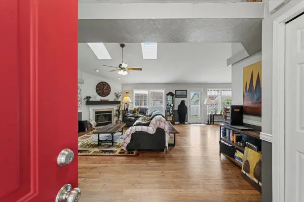 506 Laurel DR, St. Joseph, IL 61873