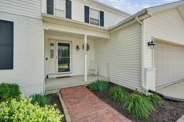 206 E Tomaras AVE, Savoy, IL 61874