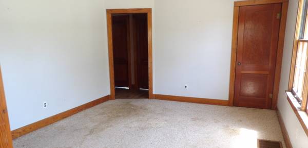 606 Bohn ST, Rosiclare, IL 62982