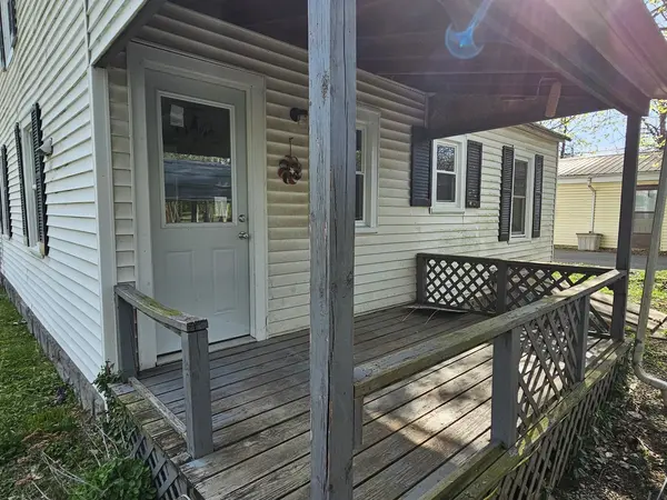 415 E Johnson ST, Fairfield, IL 62837