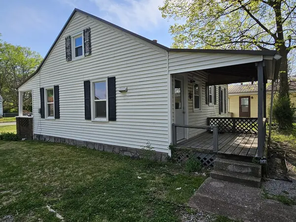415 E Johnson ST, Fairfield, IL 62837