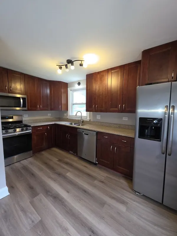 118 N Washington ST, Carpentersville, IL 60110