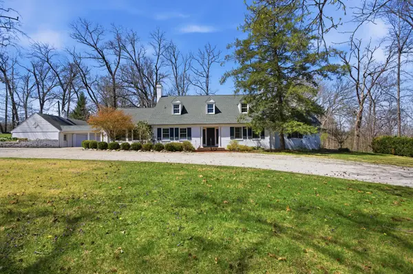 471 Sulphur LN, Paris, IL 61944
