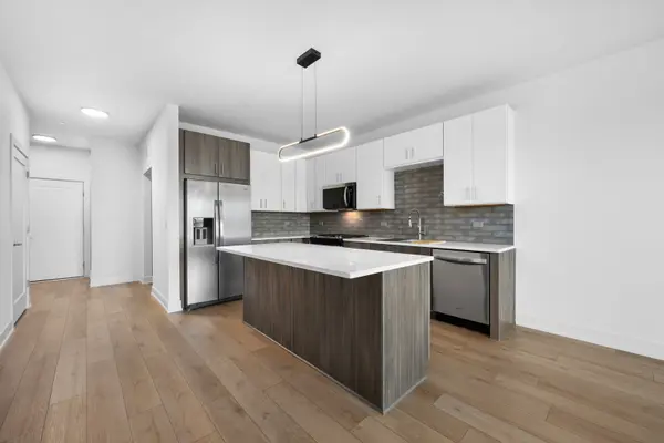 27 W Park BLVD #205, Villa Park, IL 60181