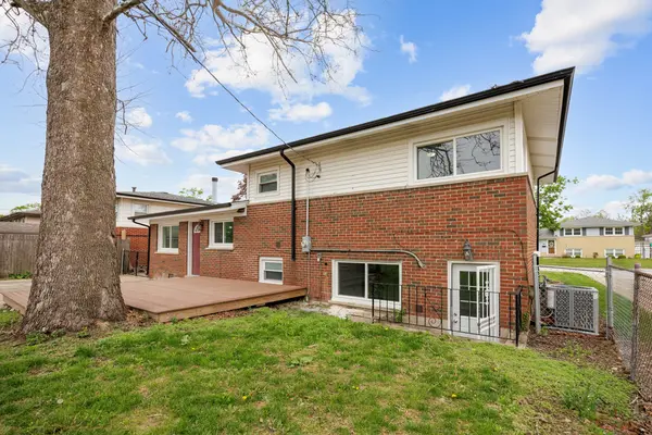 90 Peyton DR, Chicago Heights, IL 60411