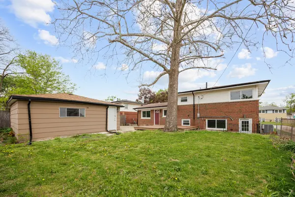 90 Peyton DR, Chicago Heights, IL 60411