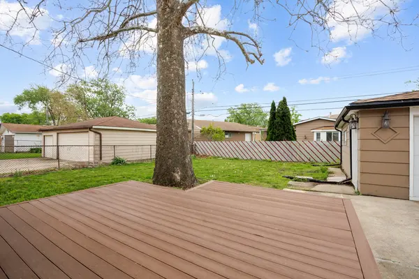 90 Peyton DR, Chicago Heights, IL 60411
