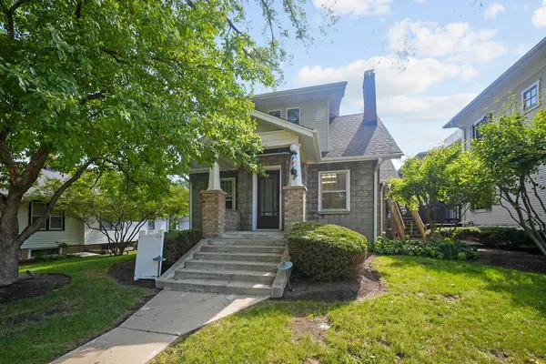 610 N Washington ST #2-2, Naperville, IL 60563