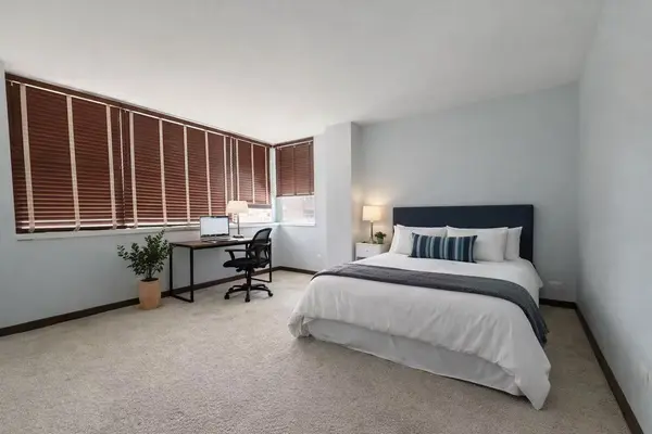 6301 N SHERIDAN RD #15B, Chicago, IL 60660