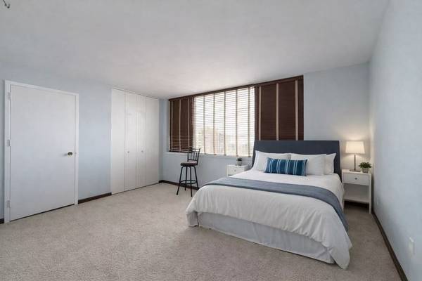 6301 N SHERIDAN RD #15B, Chicago, IL 60660