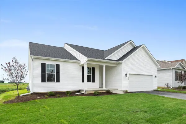105 Boeing TRL, Poplar Grove, IL 61065
