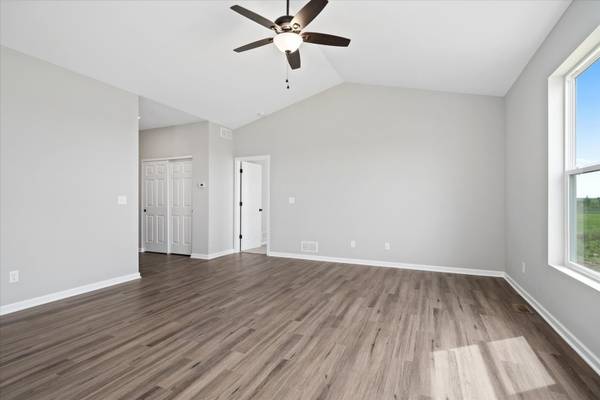 105 Boeing TRL, Poplar Grove, IL 61065