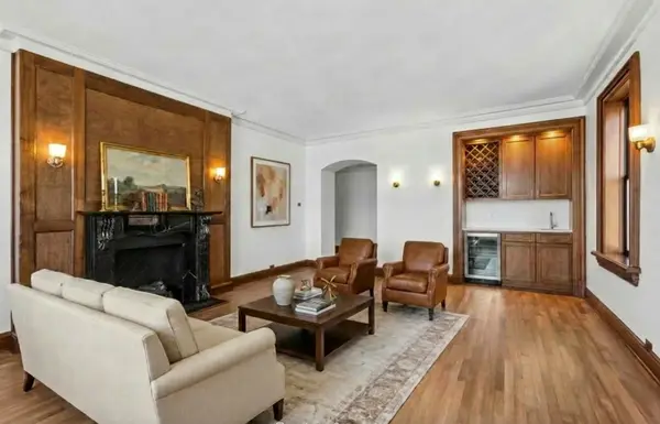 2912 N Commonwealth AVE #7D, Chicago, IL 60657