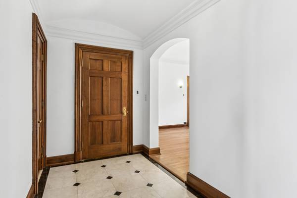 2912 N Commonwealth AVE #7D, Chicago, IL 60657