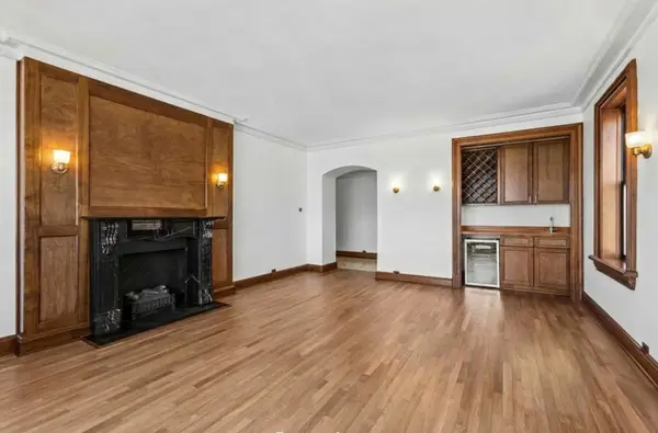 2912 N Commonwealth AVE #7D, Chicago, IL 60657