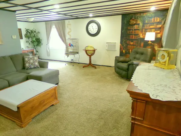 1104 VAN BUREN AVE, Sandoval, IL 62882