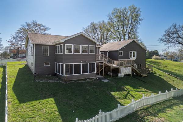 1 IRVINE, Galena, IL 61036