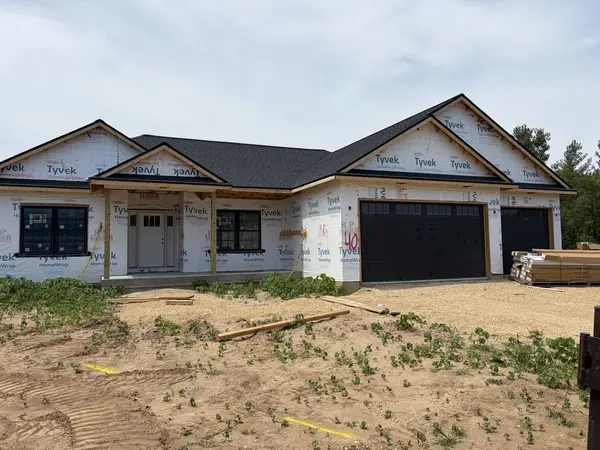 526 Creekside CIR, Byron, IL 61010