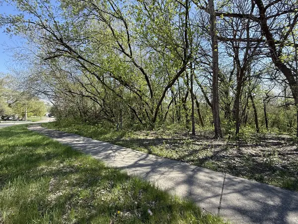 1716-1728-1740 Oak DR, Mchenry, IL 60050