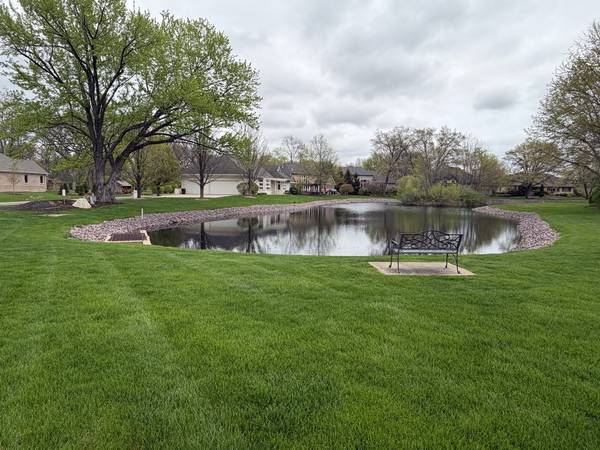5351 Woodland Pond LN, Loves Park, IL 61111