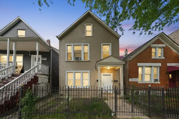 2736 S Kildare AVE, Chicago, IL 60623